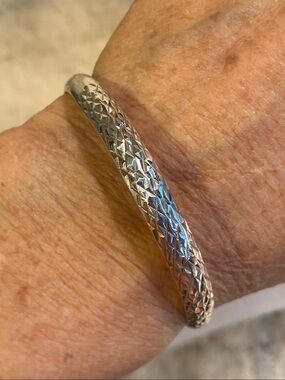 Vintage Sterling Silver 925 Hinged Bangle Bracelet Diamond-Cut Texture Estate